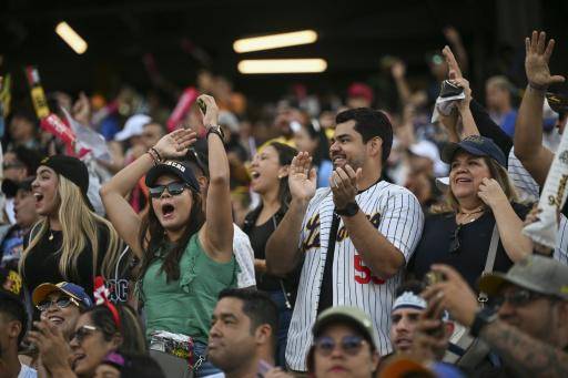 Evasión y ansiedad en una Venezuela en la mira de Estados Unidos