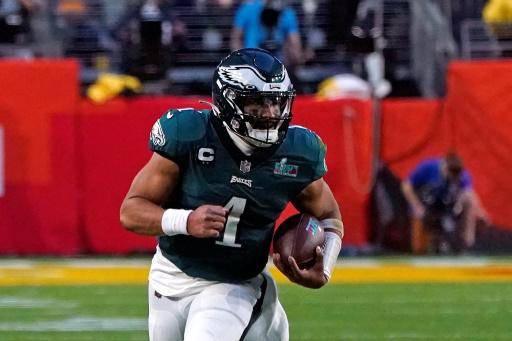 Jalen Hurts (Eagles) se convierte en el jugador mejor pagado de la NFL