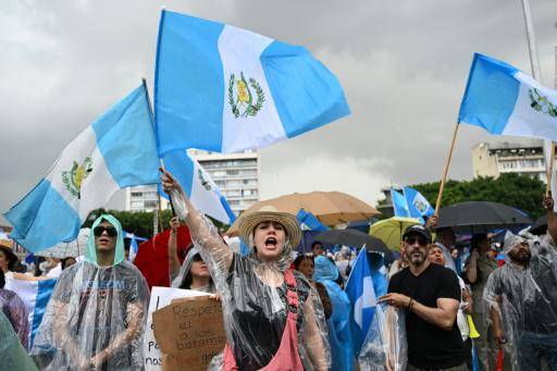 Suspenden tres partidos en Uruguay tras la renuncia de las