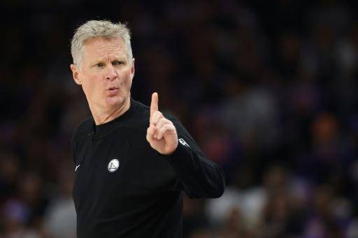 Steve Kerr seguirá como entrenador de los Golden State (prensa)