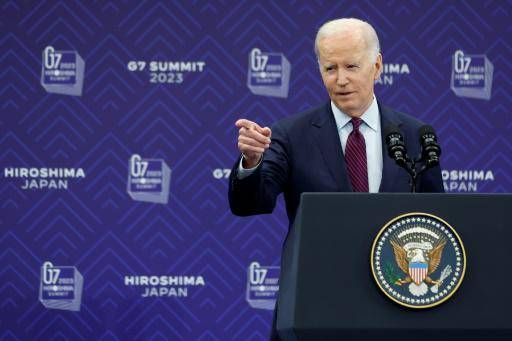 Biden contempla apelar a la Constitución para evitar un default