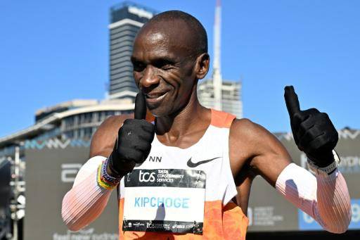 Kipchoge gana en Melbourne su primer maratón en tres años