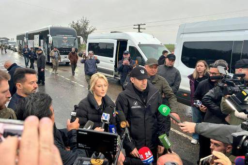 Empiezan las evacuaciones humanitarias en la ciudad ucraniana de Oleshki