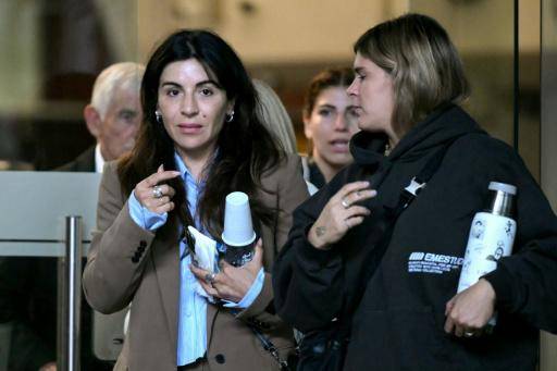 Imágenes del cadáver de Maradona se exhiben por primera vez en el nuevo juicio