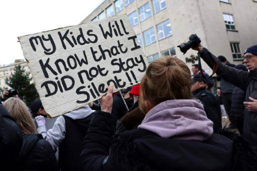 El asesino de tres niñas en Inglaterra, condenado a un mínimo de 52 años de prisión