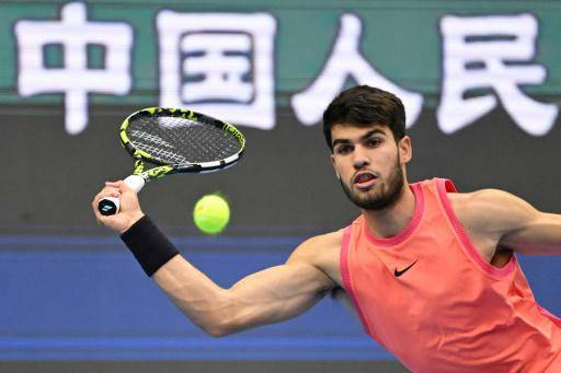 Alcaraz se deshace de Khachanov y ya está en semifinales de Pekín