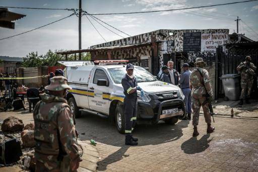 Veintisiete muertos en dos tiroteos en Sudáfrica
