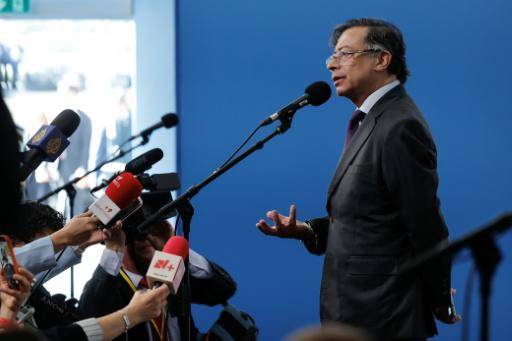 El presidente de Colombia dice que demandará por calumnia a su par de Ecuador