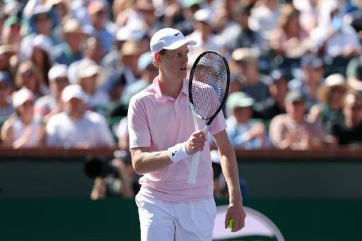 Sinner avanza a su primera final de Indian Wells con paliza a Zverev