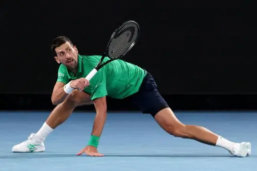 Un imperial Djokovic supera sin sobresaltos su estreno en Australia
