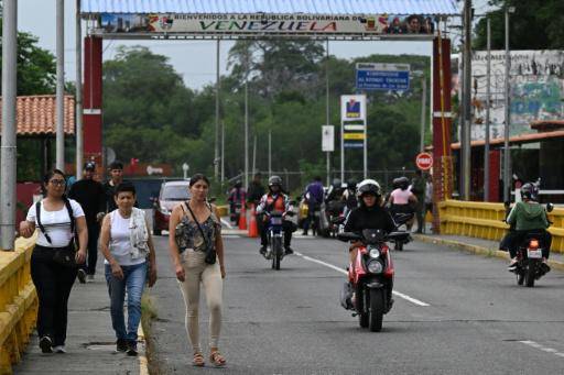 La frontera Colombia-Venezuela, un hervidero de confusión y periodistas bloqueados
