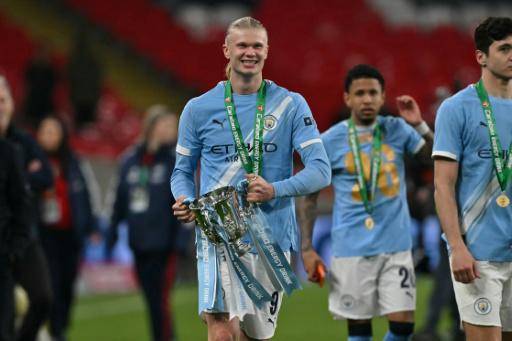 Astros del fútbol y enganchados al ajedrez, la fórmula del éxito del milenario juego