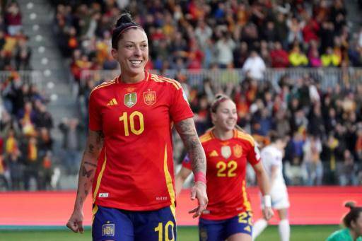 Jenni Hermoso prueba su valía desde el 'exilio'