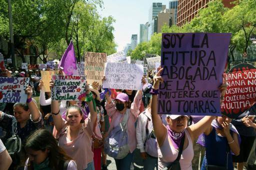 Las mujeres se movilizan por sus derechos desde Argentina hasta España
