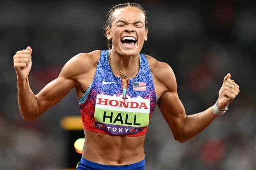 La estadounidense Anna Hall logra su primer título mundial de heptatlón