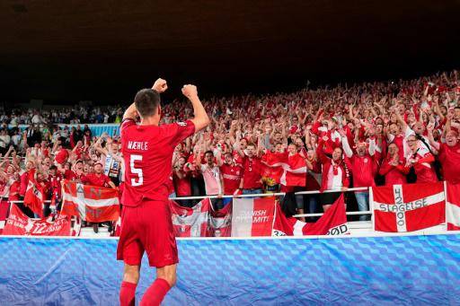 Países Bajos y Dinamarca más cerca de la Eurocopa, Polonia contra las cuerdas