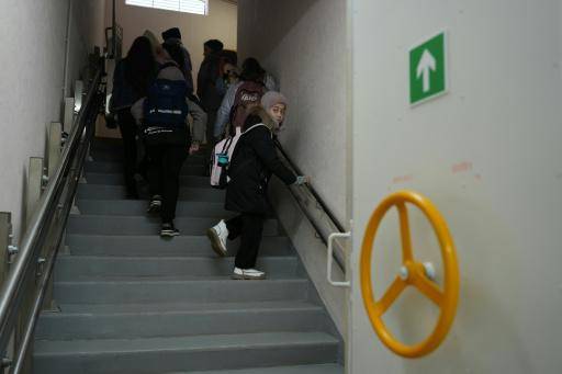 En duelo y aislados, pero libres de soñar: así es ser joven en Ucrania