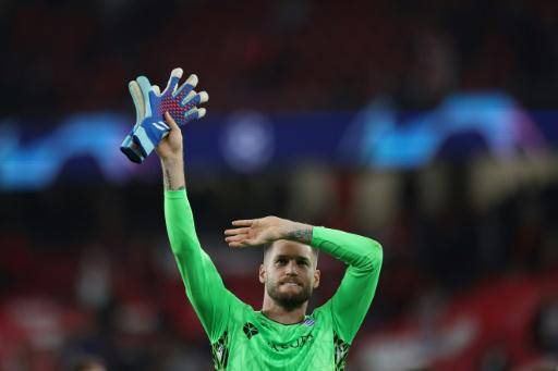 La Real Sociedad domina al Benfica y se coloca líder de su grupo