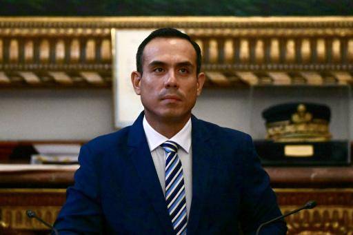 La fiscalía de Perú abre una investigación al presidente Jerí por tráfico de influencias