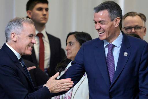 El avión en que viajaba el presidente del Gobierno español aterriza de emergencia en Turquía