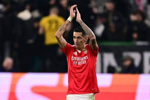 Benfica de Di María sorprende 2-0 a Juventus, ambos en playoffs de Champions