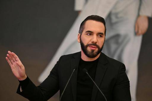El Salvador registró en 2025 la mayor oleada de periodistas exiliados en décadas