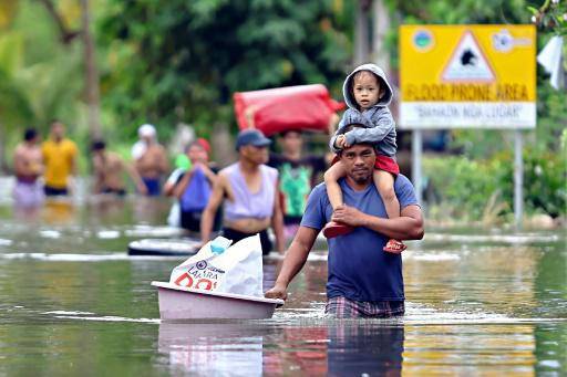 Casi un millón de evacuados en Filipinas al acercarse el súper tifón Fung-wong