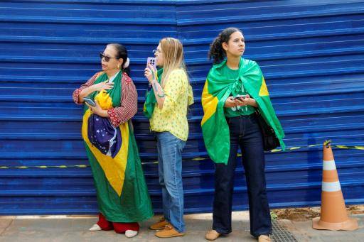 Bolsonaro sale del hospital y va a su casa a cumplir prisión domiciliaria