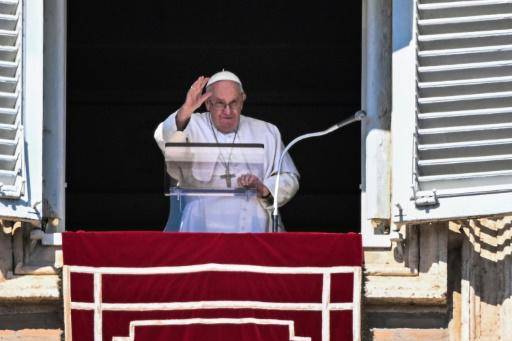 El papa insta a la iglesia latinoamericana a dar prioridad a la lucha contra los abusos sexuales