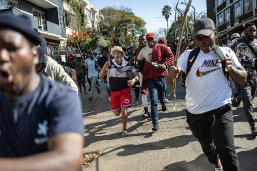 Saqueos y arrestos tras las protestas antimigrantes de Sudáfrica