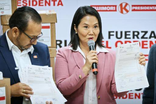 Keiko Fujimori agradece el respaldo de los electores y reconoce que Perú está dividido