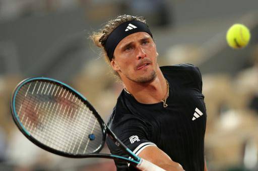 Zverev cede un set ante Halys pero avanza a octavos en Roland Garros