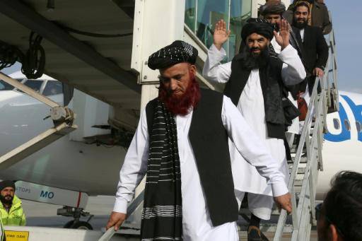 Dos exdetenidos de Guantánamo regresan a Afganistán