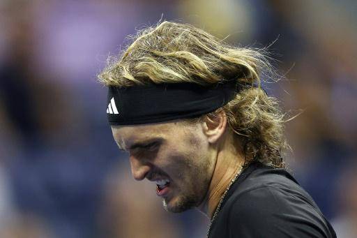 Alcaraz ahoga a Zverev en una noche sofocante en el US Open