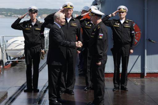 Putin amenaza con interceptar buques occidentales, a modo de represalia