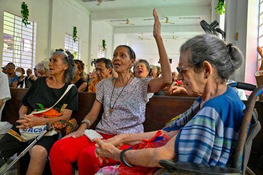 En una Cuba en crisis, las iglesias amplían su papel social
