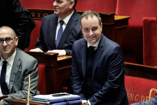 El gobierno francés supera la censura y avanza en la adopción de los presupuestos de 2026