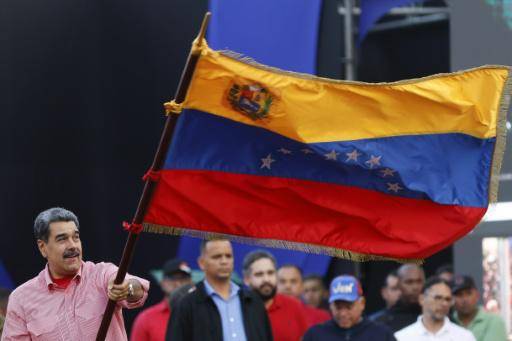 Maduro tilda de irresponsables los ejercicios militares de EEUU y Trinidad