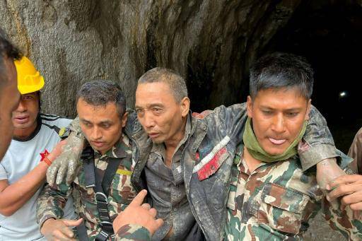 Nuevo rescate en Nepal reaviva las esperanzas 10 días después del alud