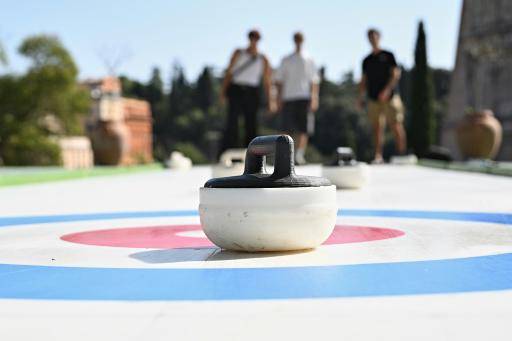 A la sombra del Coliseo, el curling como atracción turística en Roma