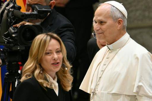 La primera ministra italiana, Giorgia Meloni, durante una audiencia con el papa León XIV el 10 de enero de 2026 en el Vaticano