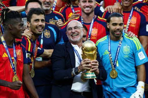 Europa levanta el telón del fútbol de selecciones con baile en los banquillos
