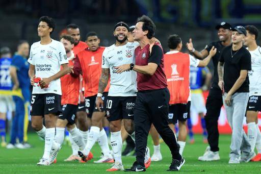 Estudiantes y Corinthians ponen a prueba su estirpe hacia las semis de la Libertadores