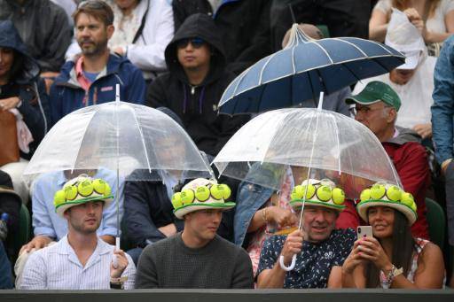 La lluvia vuelve a perturbar el desarrollo de la jornada en Wimbledon