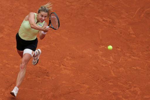 La polaca Chwalinska lleva su cuento de hadas a semis de Roland Garros