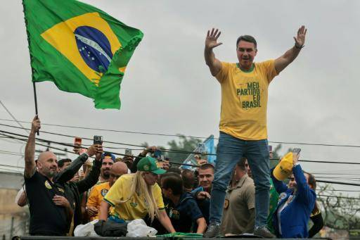 ¿Qué propulsó a Flávio Bolsonaro a ser favorito a la presidencia de Brasil?