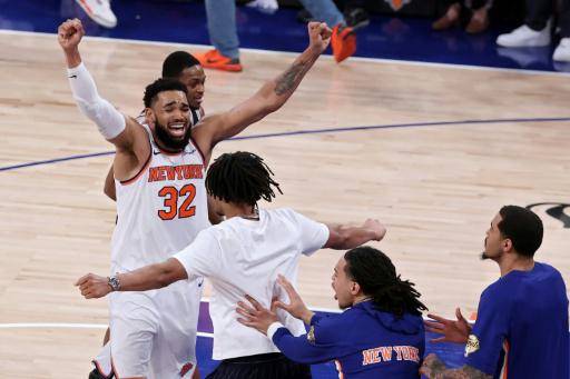 Knicks ganan a Spurs con una remontada histórica y acarician el título de NBA