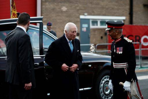 El rey Carlos III cumple 76 años con poco que celebrar