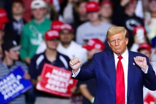 Trump lleva su campaña electoral a histórico estadio de Nueva York