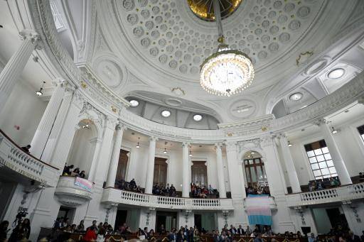 Unas diputadas se pelean a golpes y jalones de pelo en el parlamento de Ciudad de México